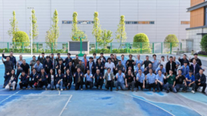 致敬榜样力量 凝聚团队精神！ ——五一劳模表彰暨拔河活动比赛圆满结束